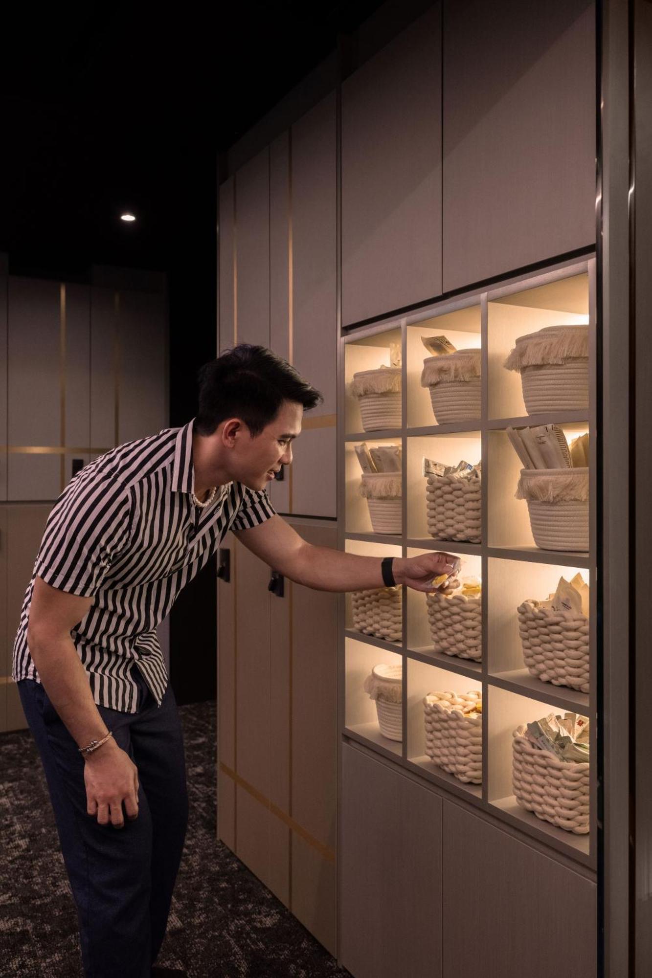 Cube Social Boutique Capsule Hotel At Boat Quay Сингапур Екстериор снимка
