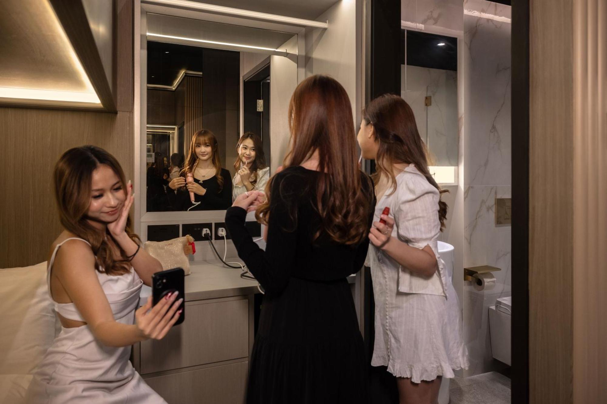 Cube Social Boutique Capsule Hotel At Boat Quay Сингапур Екстериор снимка