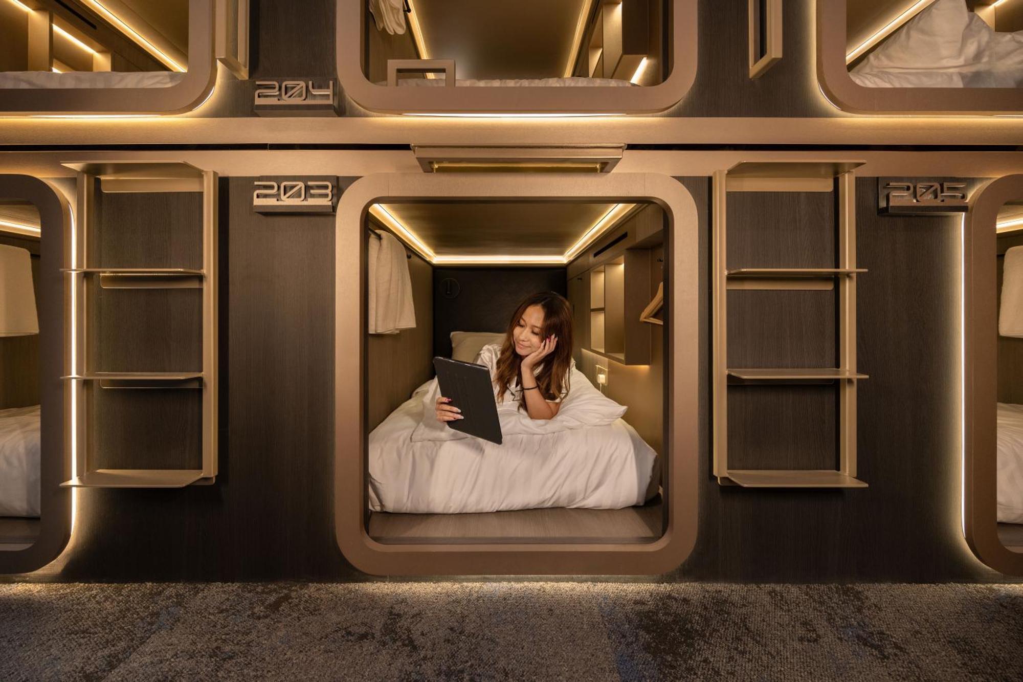 Cube Social Boutique Capsule Hotel At Boat Quay Сингапур Екстериор снимка