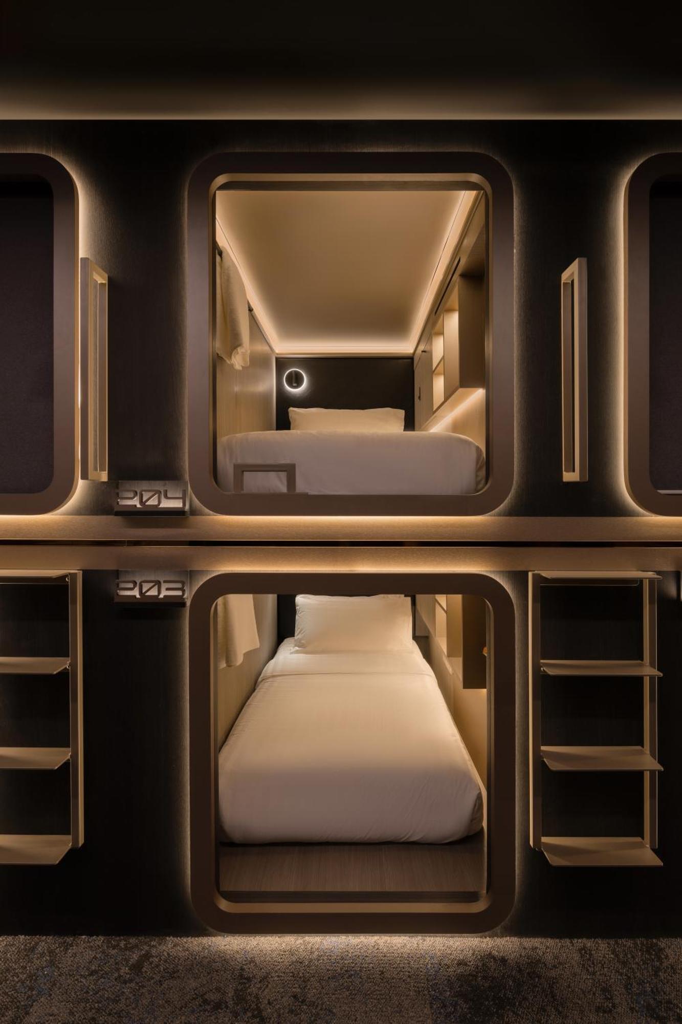 Cube Social Boutique Capsule Hotel At Boat Quay Сингапур Екстериор снимка