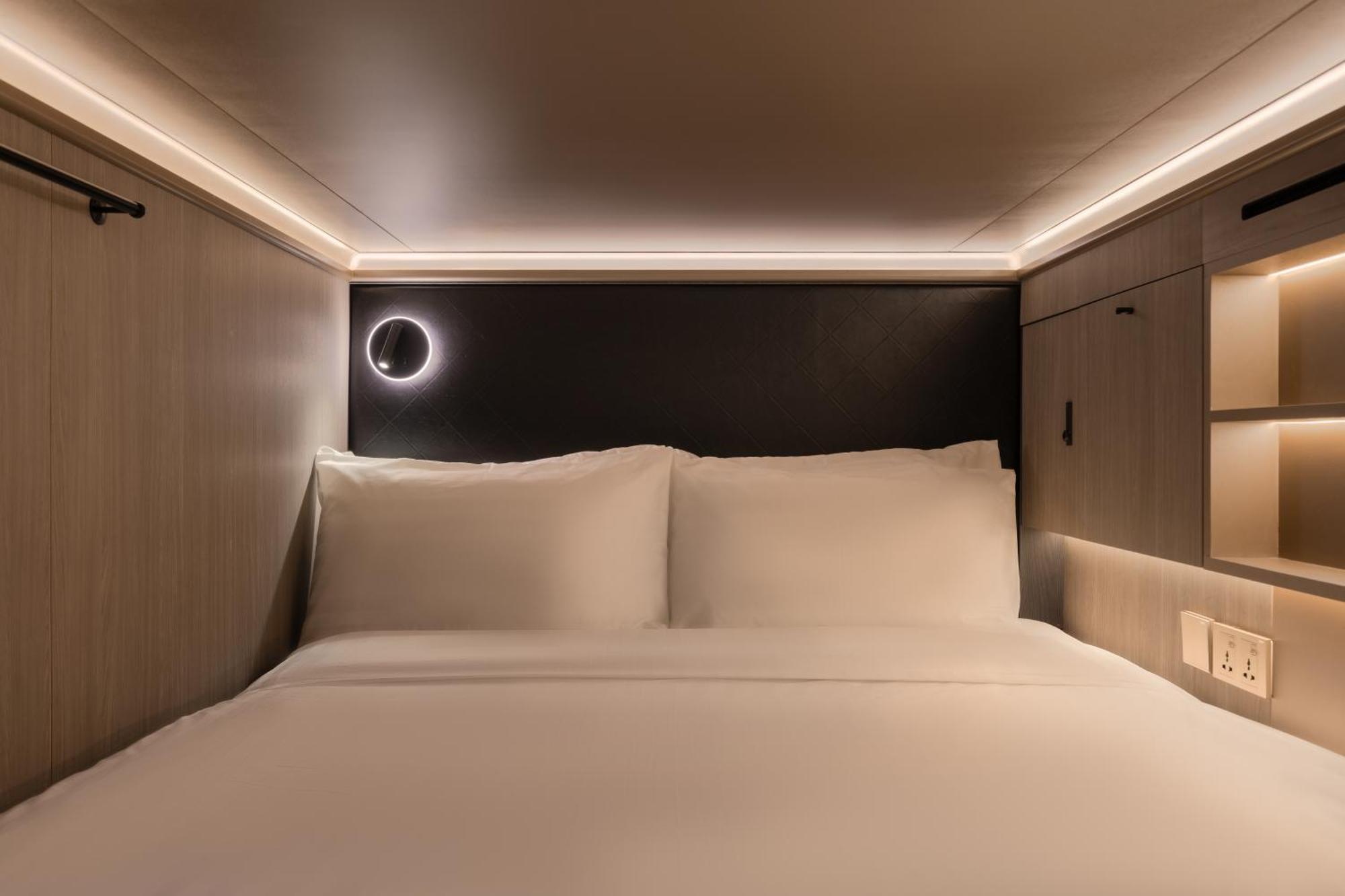 Cube Social Boutique Capsule Hotel At Boat Quay Сингапур Екстериор снимка