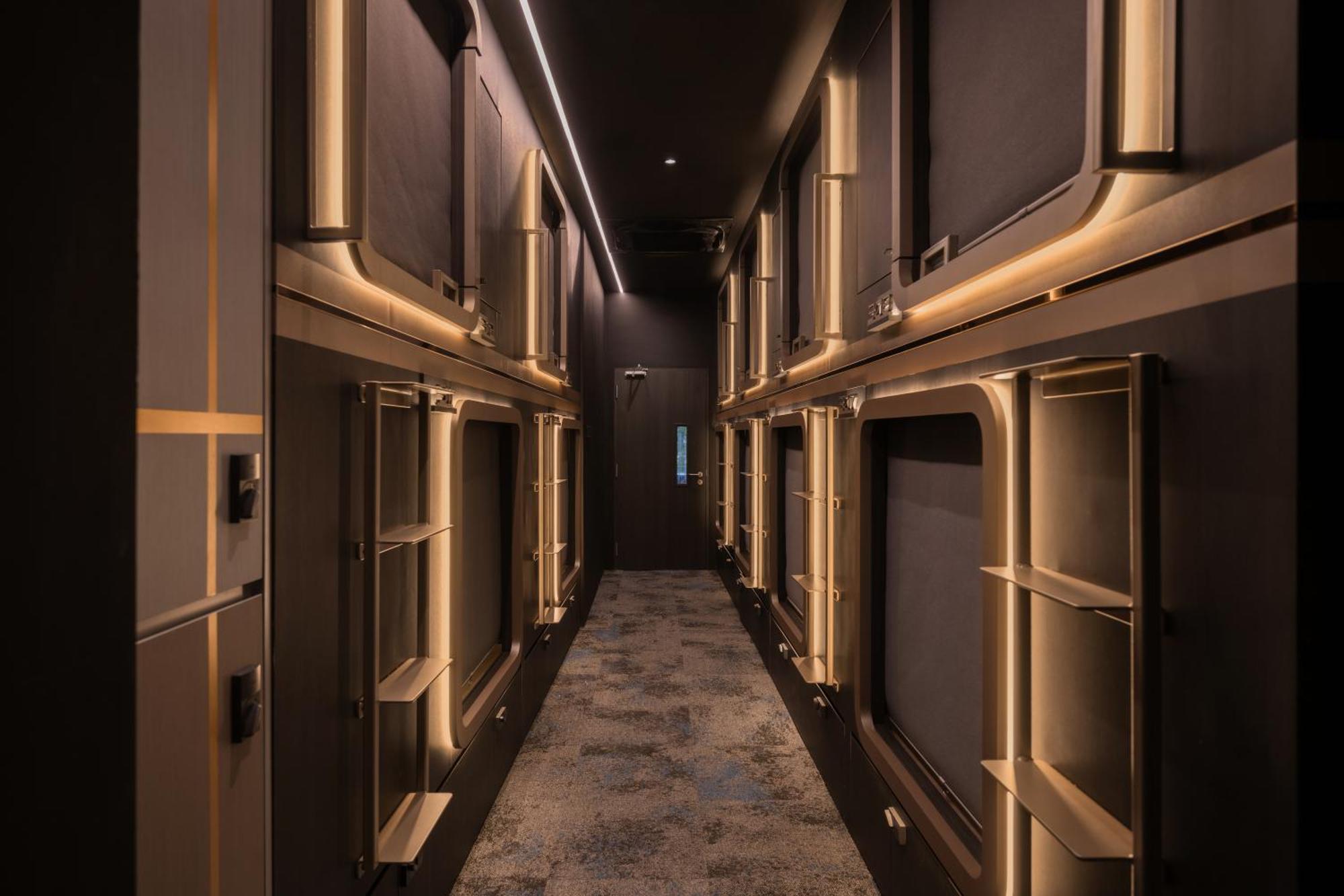 Cube Social Boutique Capsule Hotel At Boat Quay Сингапур Екстериор снимка